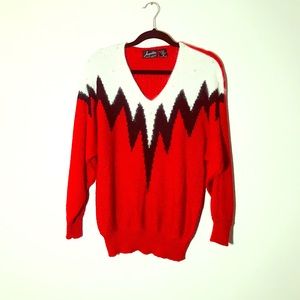 Black White and Red Sweater. ⚫️⚪️👄